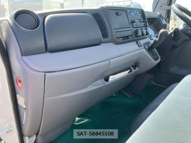 Mitsubishi CANTER 2016-03 7215738-26