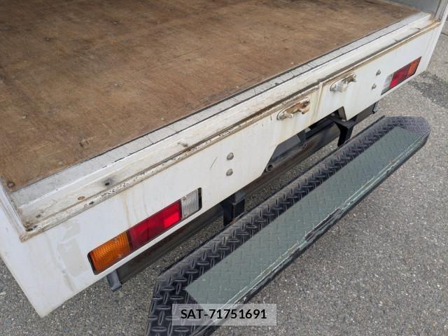 Mitsubishi CANTER 2018-02 7250037-9