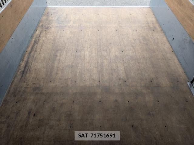 Mitsubishi CANTER 2018-02 7250037-12