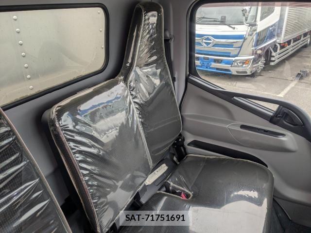 Mitsubishi CANTER 2018-02 7250037-16