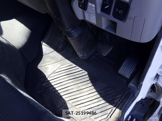 Mitsubishi CANTER 2017-08 7250024-26