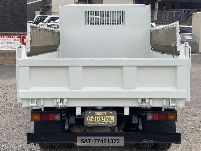 Mitsubishi CANTER 2017-03 7250039-16