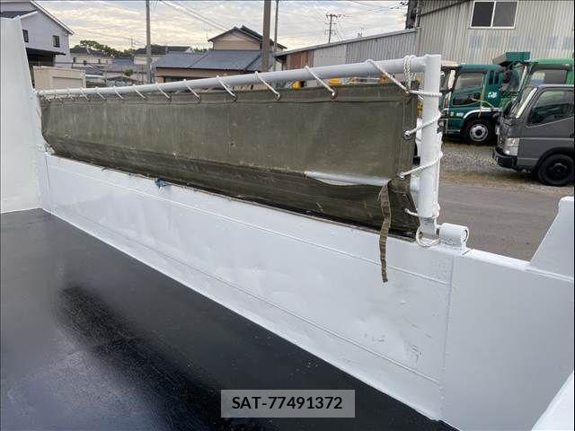 Mitsubishi CANTER 2017-03 7250039-23