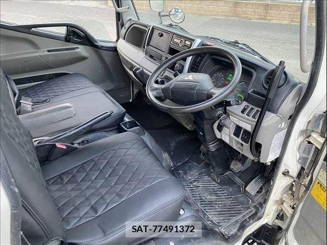 Mitsubishi CANTER 2017-03 7250039-26