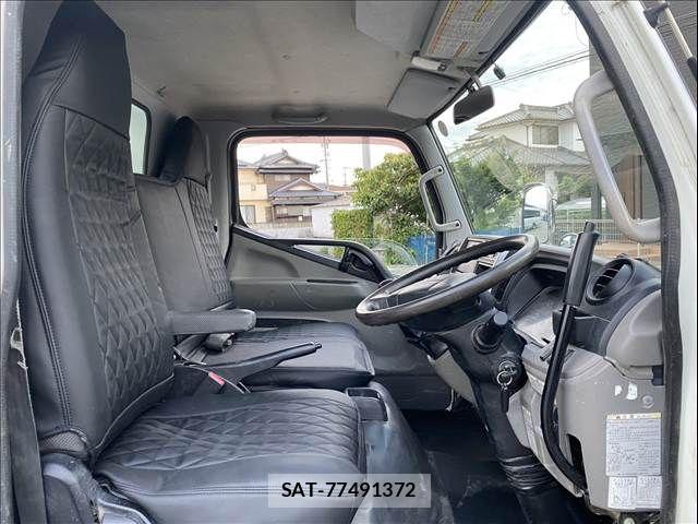 Mitsubishi CANTER 2017-03 7250039-27