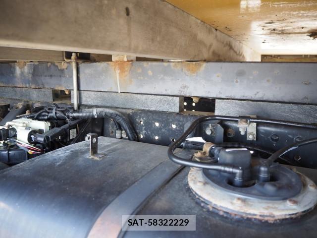 Mitsubishi CANTER 2014-11 7250009-23
