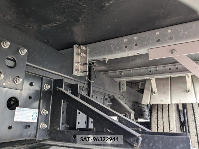 Mitsubishi CANTER 2023-10 7250000-23