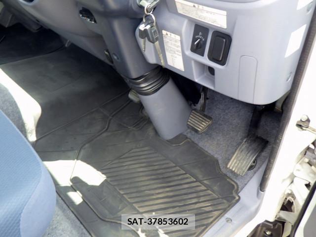 Mitsubishi CANTER 2013-10 7250025-19