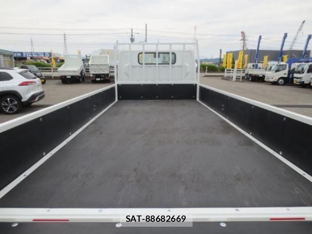 Mitsubishi CANTER 2024-11 7250007-9