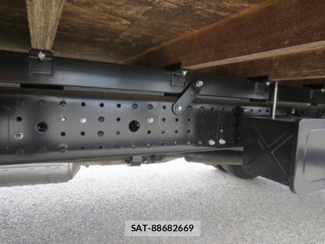 Mitsubishi CANTER 2024-11 7250007-10