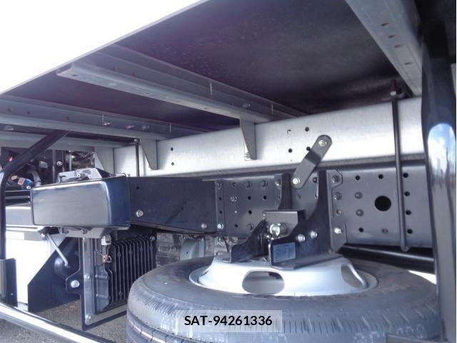 Mitsubishi CANTER 2024-10 7250006-12