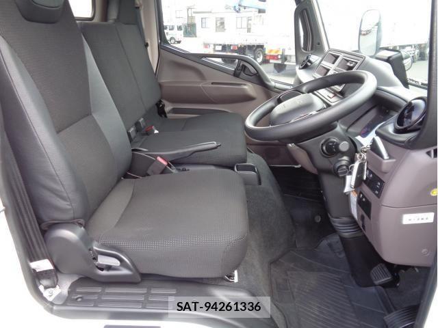 Mitsubishi CANTER 2024-10 7250006-17