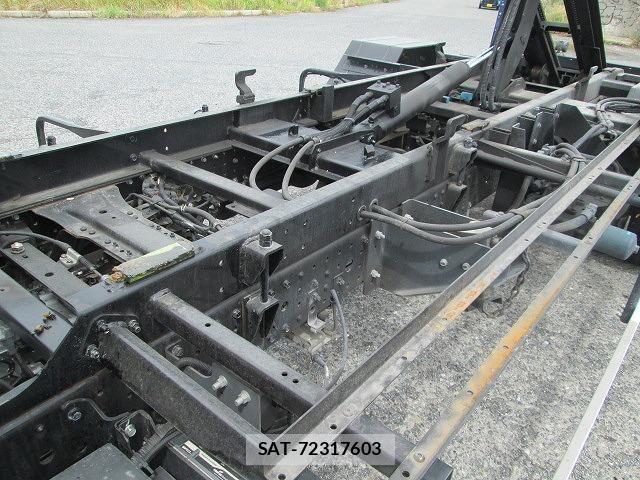 Mitsubishi CANTER 2023-01 7271664-15