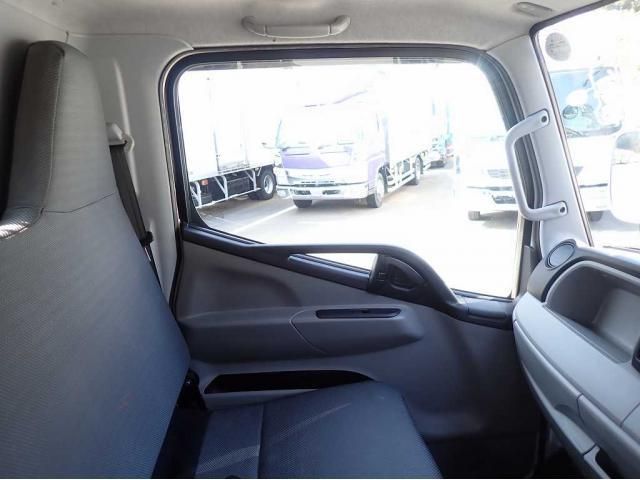 Mitsubishi CANTER 2018-08 7306656-16