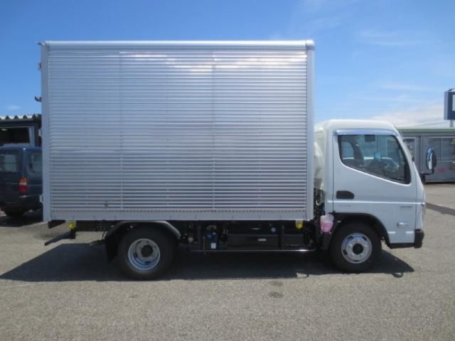 Mitsubishi CANTER 2026-01 7306648-7
