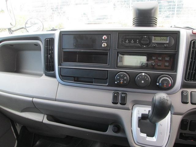 Mitsubishi CANTER 2018-11 7306654-17