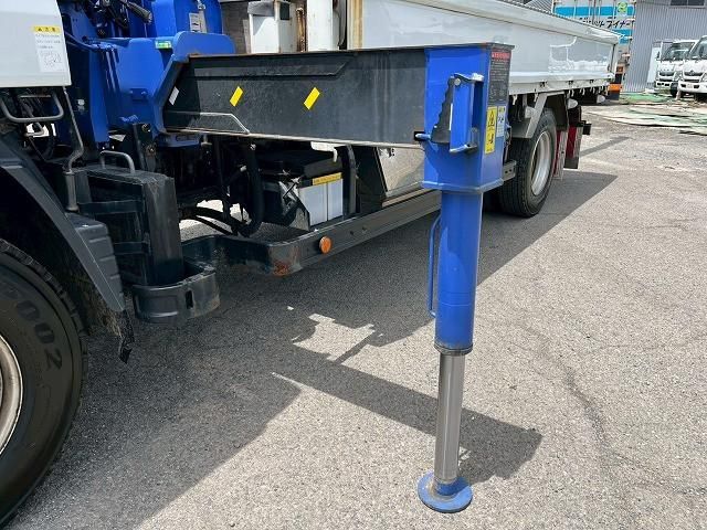 Mitsubishi CANTER 2018-04 7306658-14