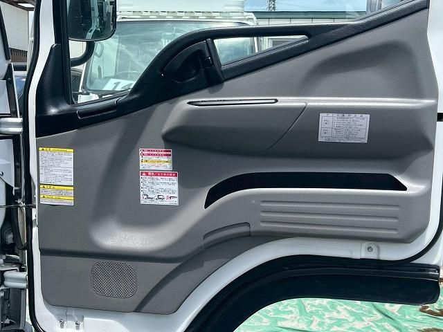 Mitsubishi CANTER 2018-04 7306658-18
