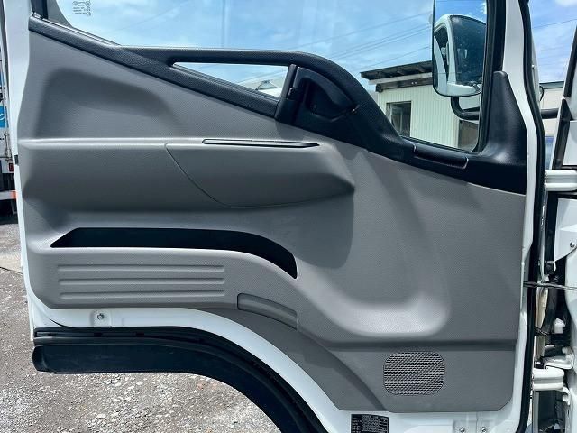 Mitsubishi CANTER 2018-04 7306658-22