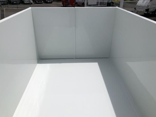 Mitsubishi CANTER 2025-12 7306651-12