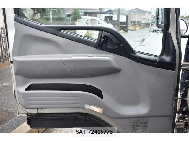 Mitsubishi CANTER 2018-04 7326098-9