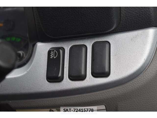 Mitsubishi CANTER 2018-04 7326098-13