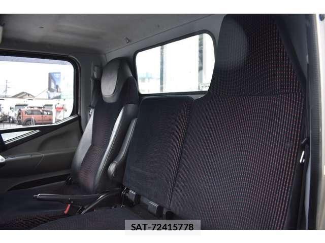 Mitsubishi CANTER 2018-04 7326098-6