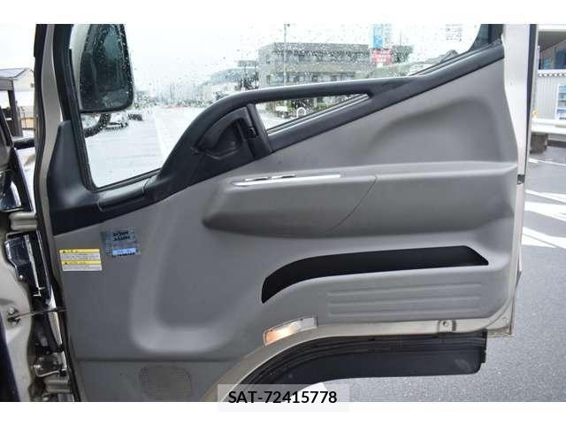 Mitsubishi CANTER 2018-04 7326098-7
