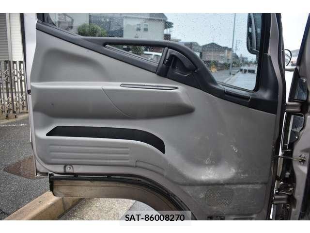 Mitsubishi CANTER 2016-11 7326091-9