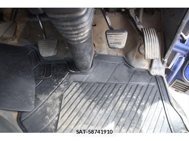 Mitsubishi CANTER 2018-04 7357088-11