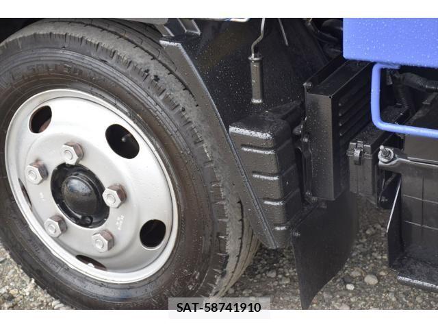 Mitsubishi CANTER 2018-04 7357088-27