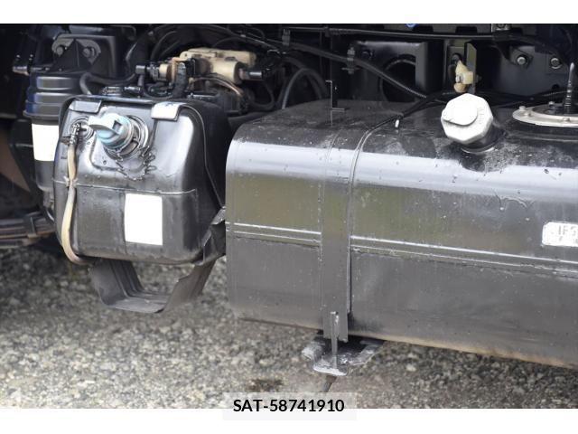 Mitsubishi CANTER 2018-04 7357088-29
