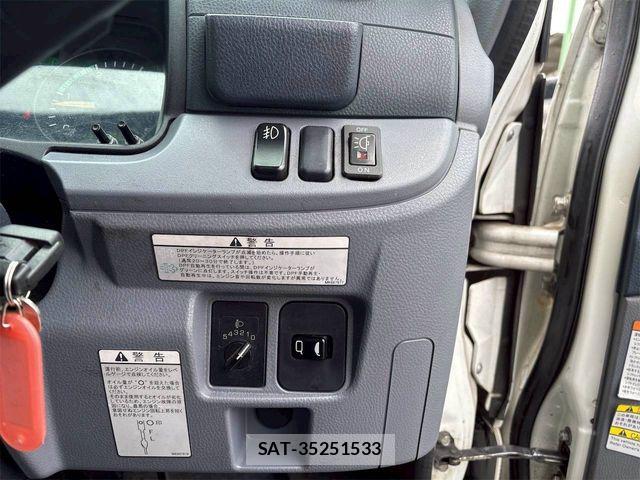 Mitsubishi CANTER 2013-09 7357094-17