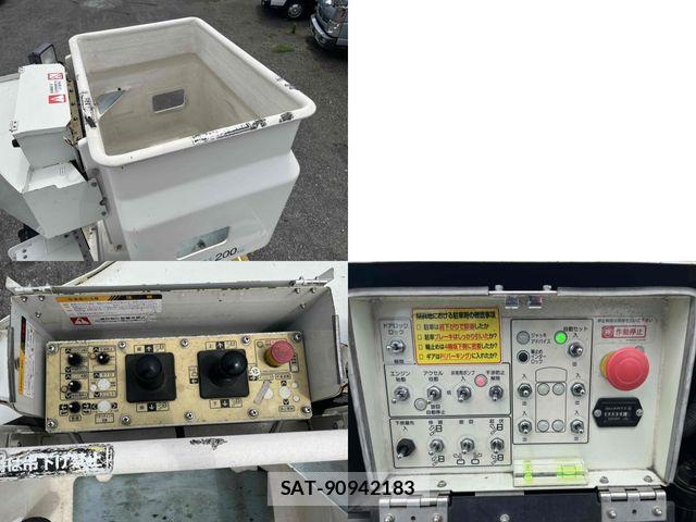 Mitsubishi CANTER 2018-03 7357087-14
