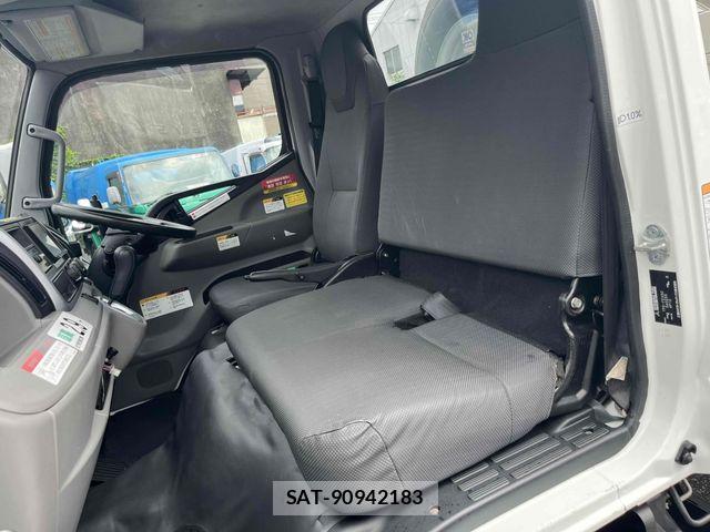 Mitsubishi CANTER 2018-03 7357087-21