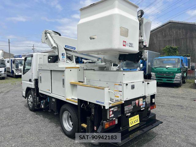 Mitsubishi CANTER 2018-03 7357087-3