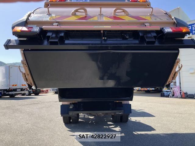 Mitsubishi CANTER 2018-03 7378956-21