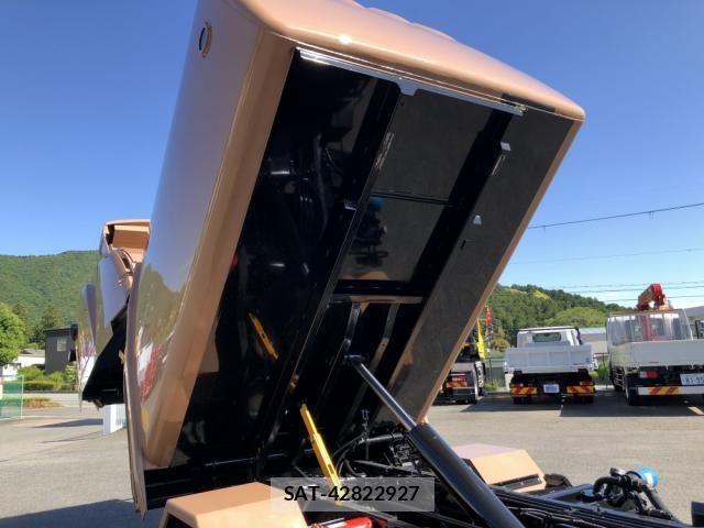 Mitsubishi CANTER 2018-03 7378956-24
