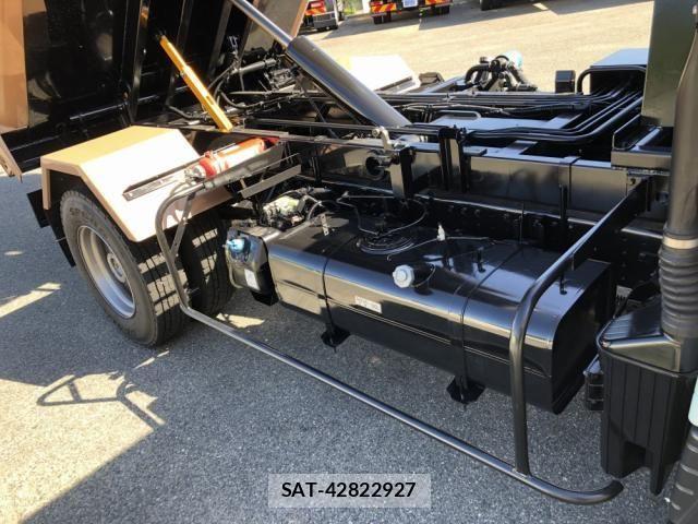 Mitsubishi CANTER 2018-03 7378956-26