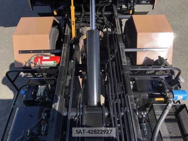 Mitsubishi CANTER 2018-03 7378956-28