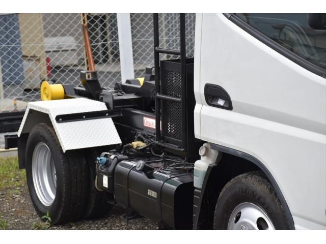 Mitsubishi CANTER 2019-06 7383880-23