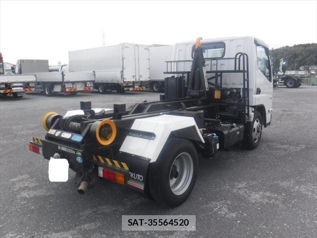 Mitsubishi CANTER 2022-12 7453327-9