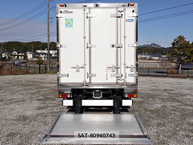 Mitsubishi CANTER 2015-06 7499836-14