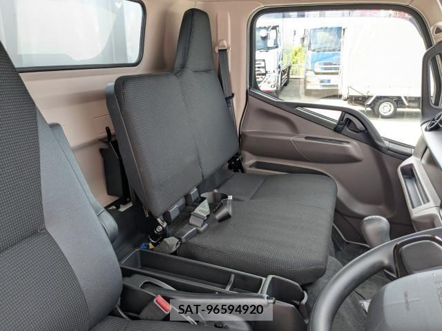 Mitsubishi CANTER 2025-11 7499796-26