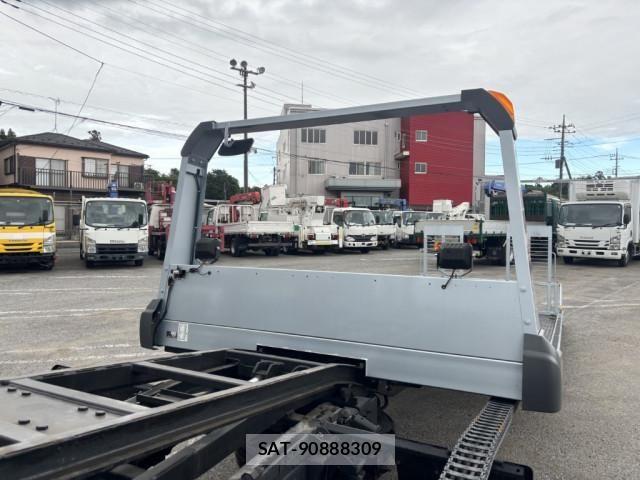 Mitsubishi CANTER 2023-09 7499801-16