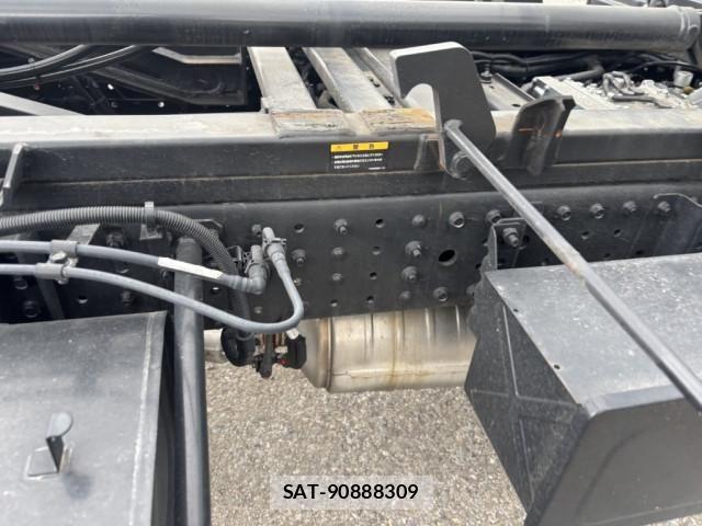 Mitsubishi CANTER 2023-09 7499801-23