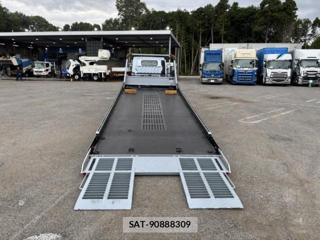 Mitsubishi CANTER 2023-09 7499801-8