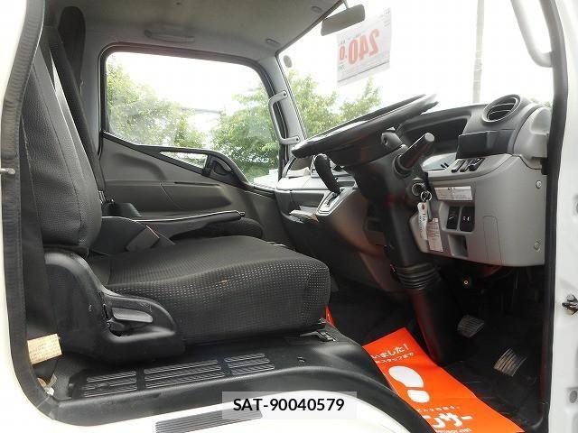 Mitsubishi CANTER 2017-03 7499841-12