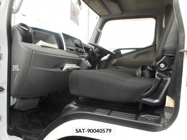 Mitsubishi CANTER 2017-03 7499841-15