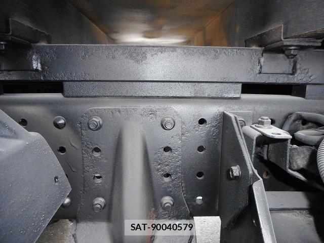 Mitsubishi CANTER 2017-03 7499841-19